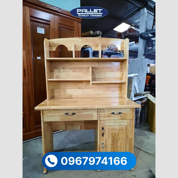 Chất liệu gỗ thông ghép giúp bàn học sinh có độ bền ổn định và hạn chế cong vênh