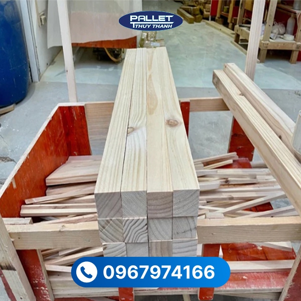 Gỗ thông có khả năng thích nghi tốt với môi trường, hạn chế cong vênh khi sử dụng.