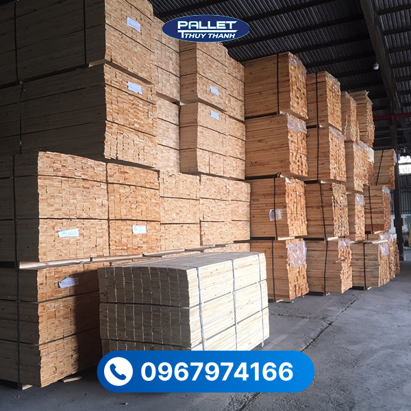 Gỗ thông được xử lý kỹ, giúp hạn chế cong vênh và tăng độ bền khi sử dụng