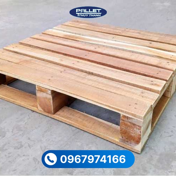 Giá giường ngủ gỗ thông hiện nay dao động khoảng 3 – 10 triệu đồng tùy kích thước và kiểu dáng