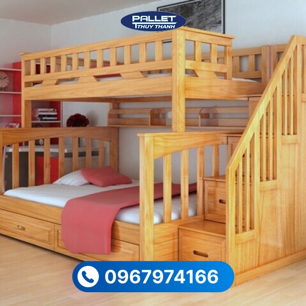 Ưu điểm của giường gỗ thông là giá thành hợp lý và dễ gia công theo nhiều kiểu dáng.