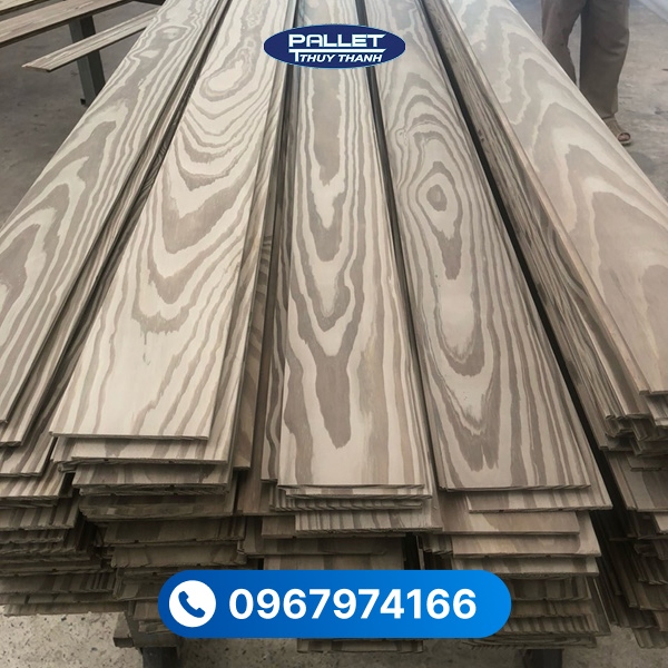 Gỗ thông biến tính được xử lý nhiệt giúp tăng độ bền và khả năng chống ẩm hiệu quả