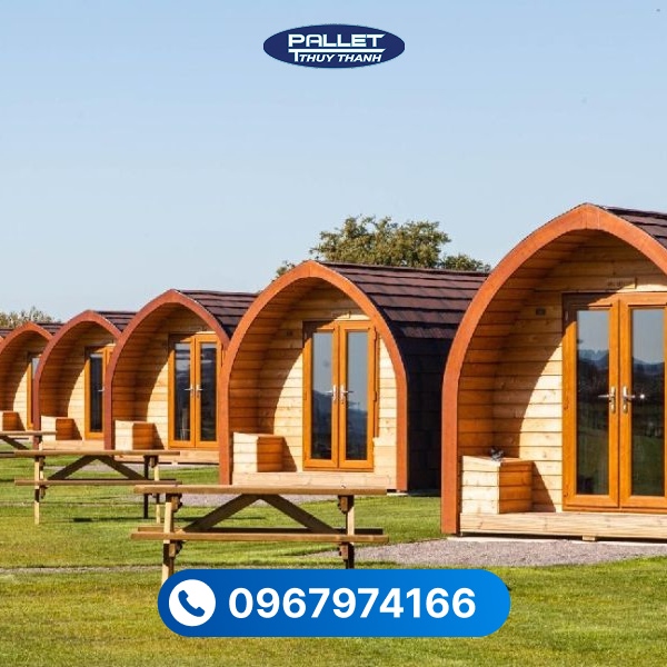 Công trình homestay sử dụng gỗ thông chất lượng cao, đảm bảo độ bền và tính thẩm mỹ lâu dài.