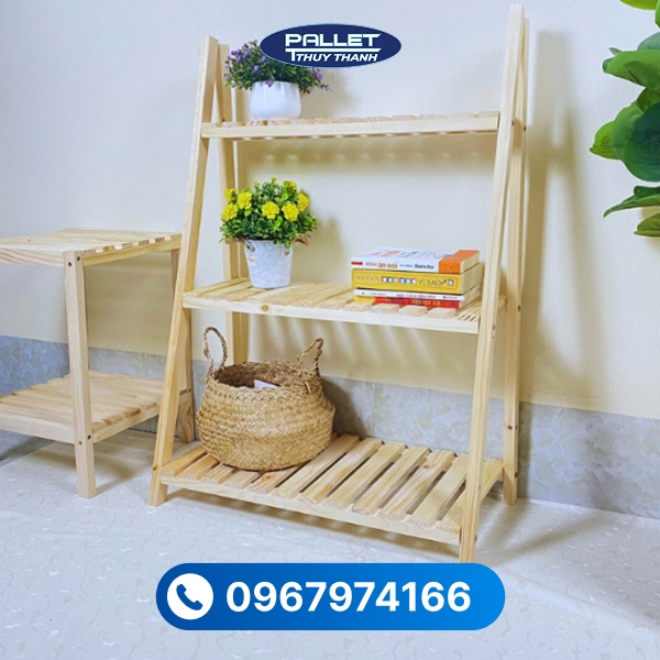 Kệ gỗ thông có trọng lượng nhẹ, thuận tiện cho việc lắp đặt và di chuyển