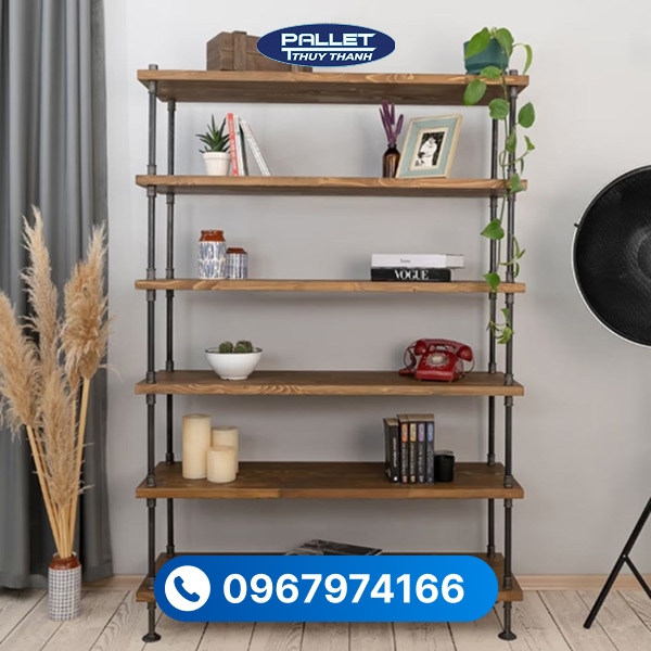 Gỗ thông làm kệ cần được xử lý chống ẩm và mối mọt để tăng độ bền khi sử dụng.