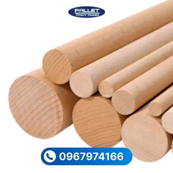Thanh gỗ thông tròn được gia công đều đẹp, bề mặt nhẵn mịn và dễ sử dụng