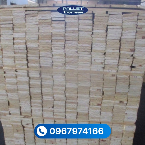 Gỗ thông được gia công theo nhiều kích thước khác nhau, đáp ứng linh hoạt nhu cầu sử dụng
