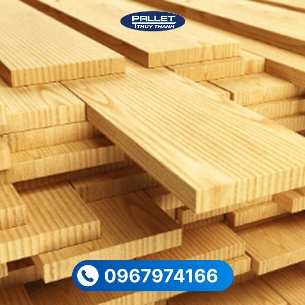 Gỗ thông Mỹ thường có giá cao hơn các loại gỗ thông khác nhờ vân đẹp và độ ổn định tốt