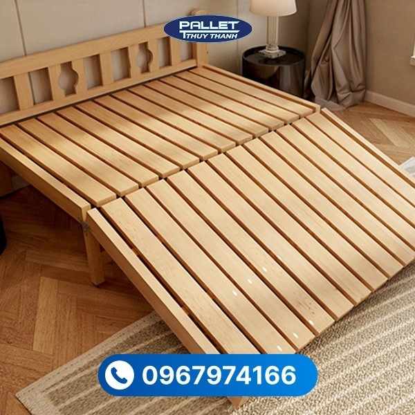 Ưu điểm của giường gỗ thông là trọng lượng nhẹ, dễ thi công