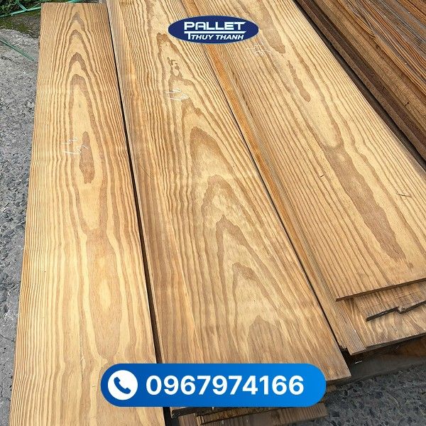 Chất liệu gỗ có màu sắc tự nhiên, vân đẹp và phù hợp với nhiều phong cách thiết kế khác nhau